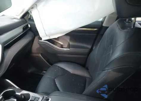 2021 Toyota Highlander Platinum from USA, damaged, VIN 5TDFZRAH1MS070280